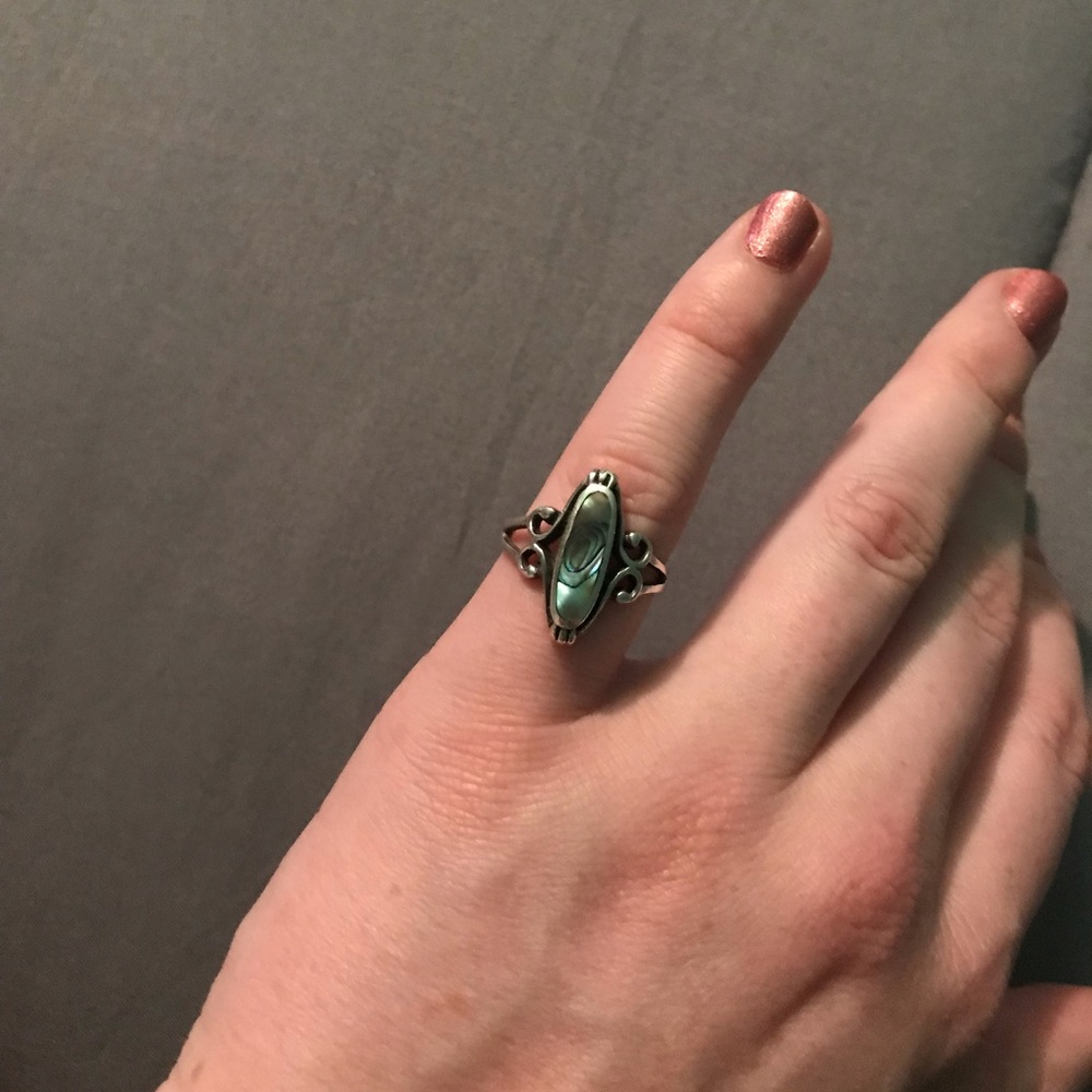 Green Stone Ring 💚 - Picture 4 of 8